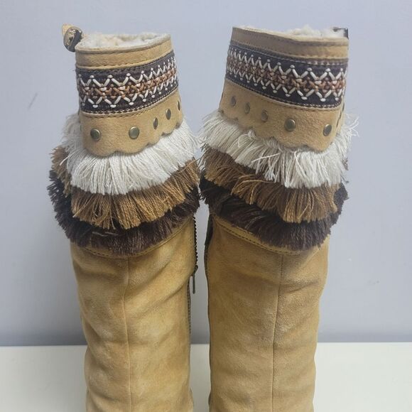 UGG 'Kiera' knee-high boots in tan suede size 8.5 - Picture 15 of 16